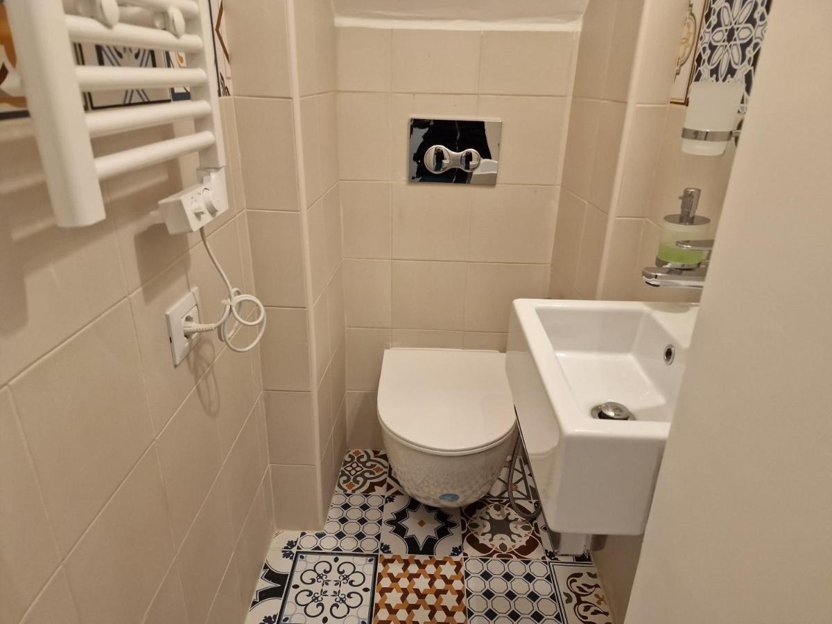 Case Di Paola Via Melo Appartamenti Bari Luaran gambar