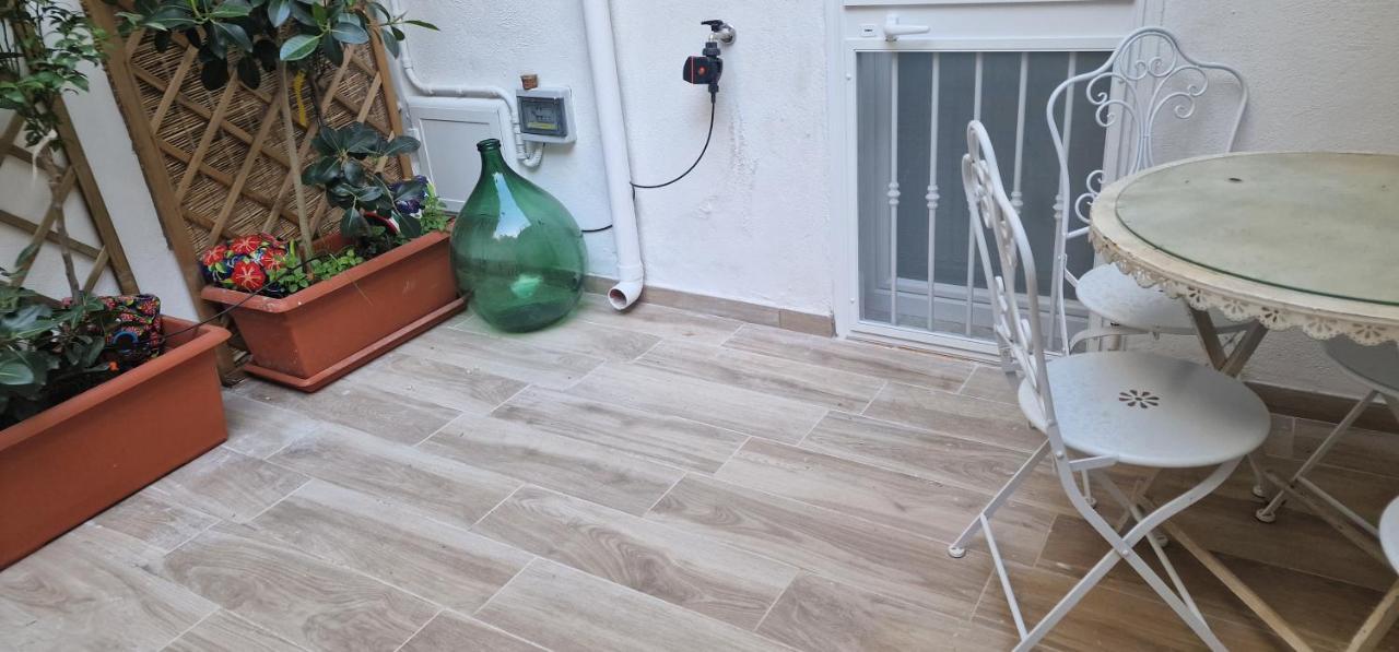 Case Di Paola Via Melo Appartamenti Bari Luaran gambar